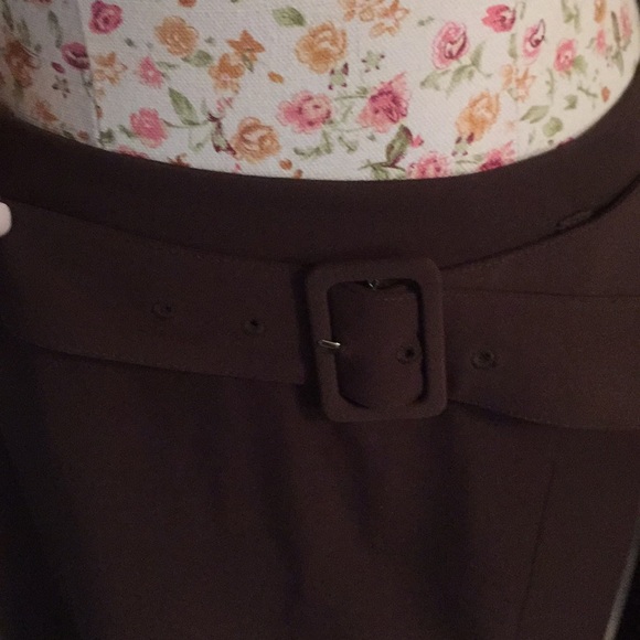 Brown Style and Co skirted suit with pleats - Picture 3 of 6